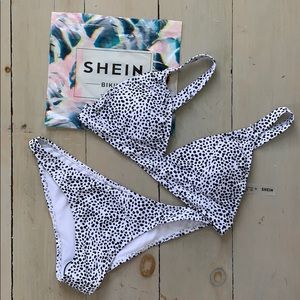 Super cute black and white bikini!